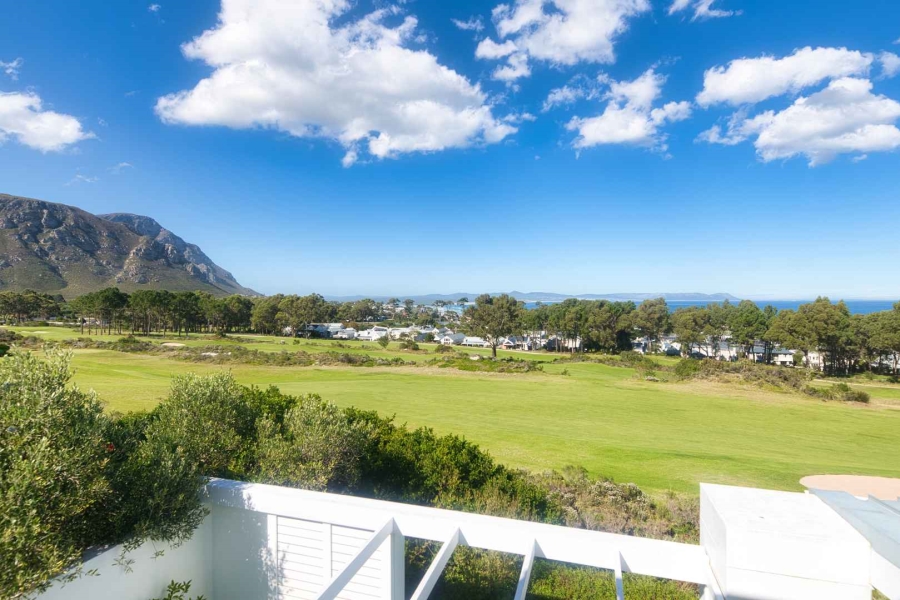 3 Bedroom Property for Sale in Fernkloof Estate Western Cape